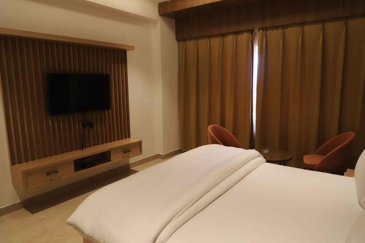 Golden Stone Resorts Alīgarh Eksteriør bilde